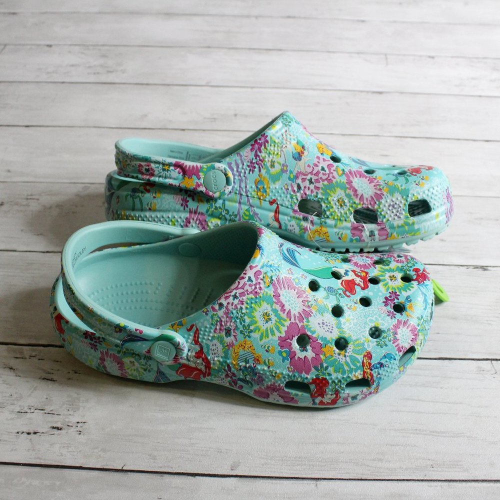 Crocs Women's Classic Size 8 Vera Bradley Disney Little Mermaid
